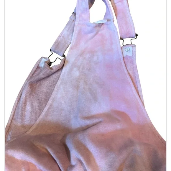 VENUS Light Pink Camo Overalls Shorts Sz M - Picture 4 of 5